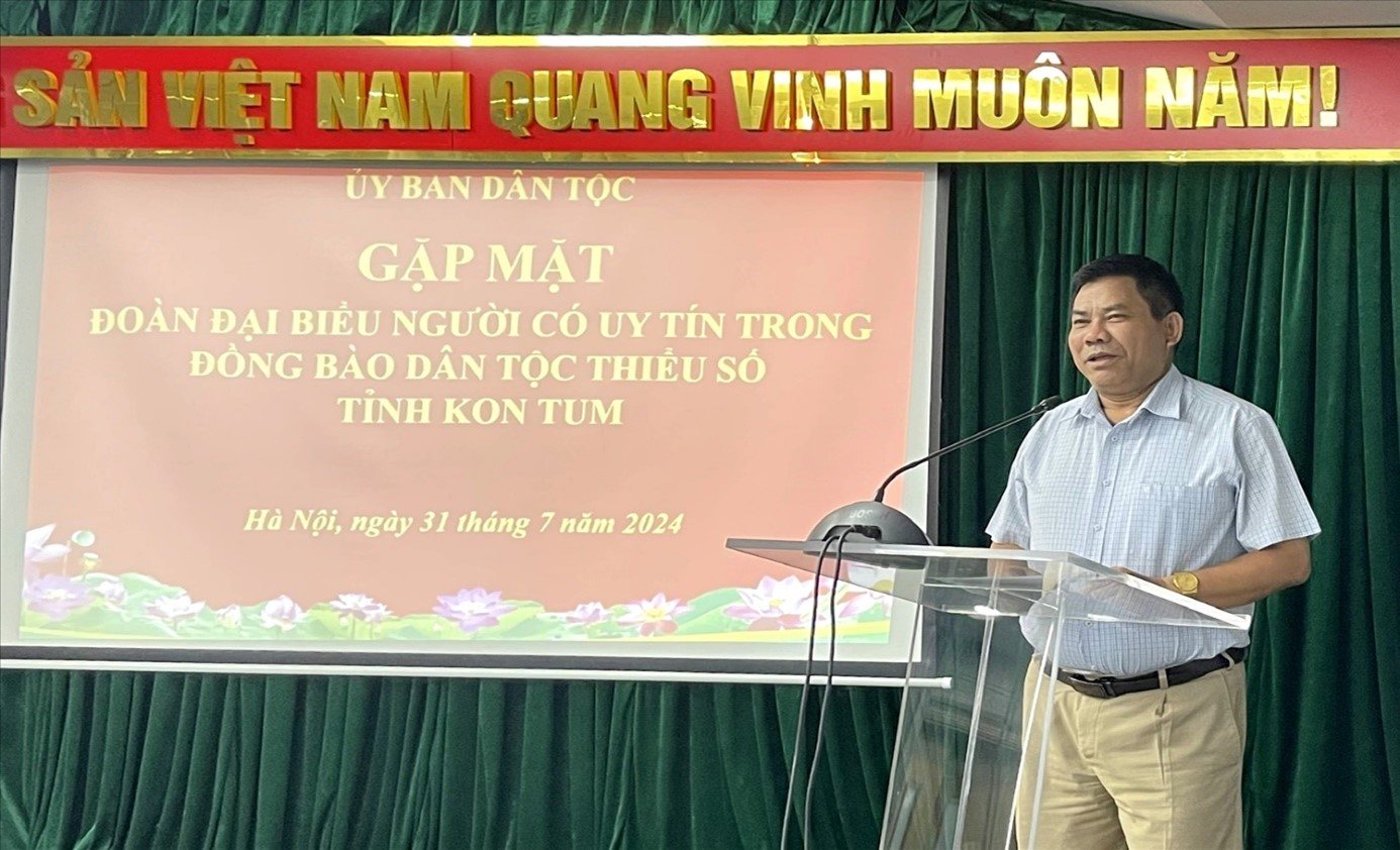 Đoàn đại biểu người có uy tín trong đồng bào dân tộc thiểu số đi học tập kinh nghiệm năm 2024
